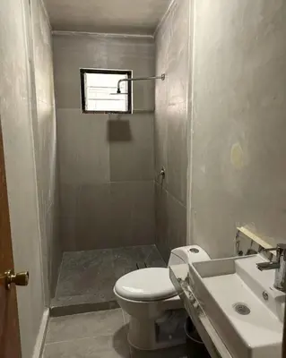 Un baño de Departamento con clima y excelente ubicación