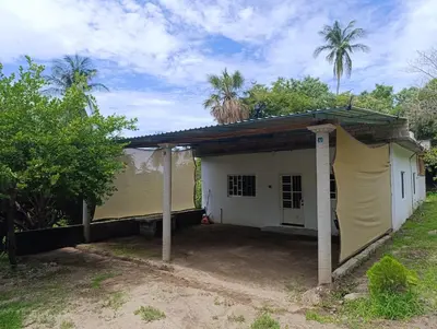 Edificio en el que se encuentra el hostal o pensión