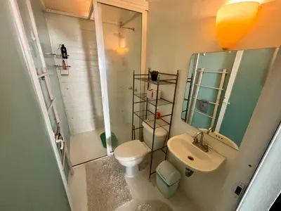 Un baño de fascinating loft with swimming pool