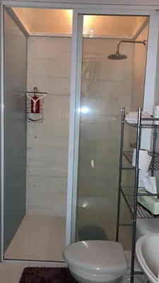 Un baño de fascinating loft with swimming pool