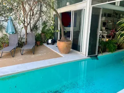 Piscina en o cerca de 2nd floor loft with swimming pool