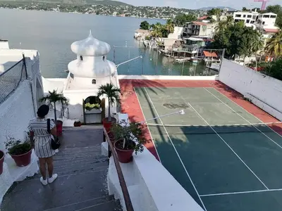Instalaciones para jugar a tenis o squash en Marina Horizonte Palace Tequesquitengo o alrededores
