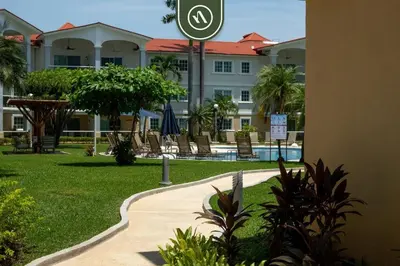 Jardín al aire libre en 2BR Condo in Acapulco with Private Patio - Pool