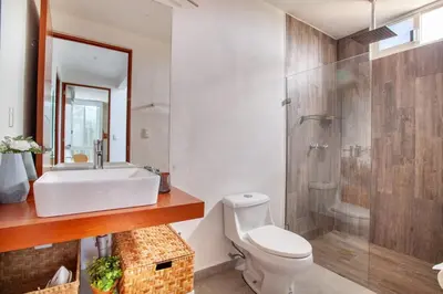 Un baño de Comfortable villa in Diamante with private Jacuzzi