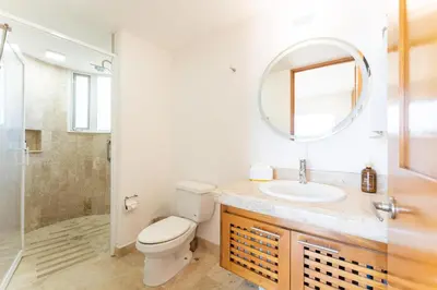 Un baño de 3099 - Cruz Del Mar M202