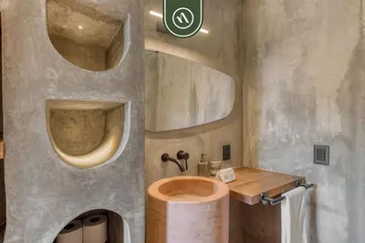 Un baño de Luxury 1 BR Condo in Downtown - AC - Peaceful