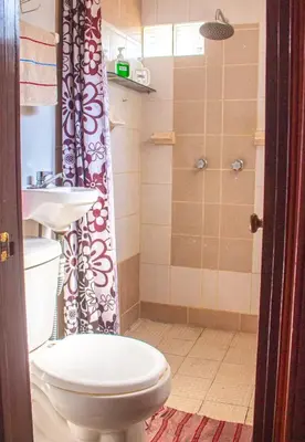 Un baño de Casa Dos Arbolitos