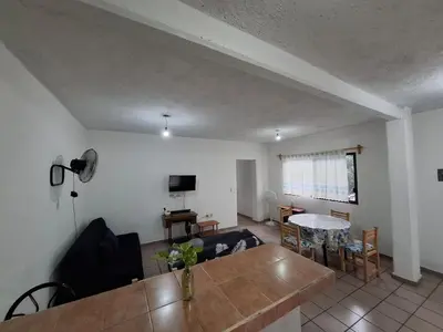 Una televisión o centro de entretenimiento en La Casa del Ciruelo!