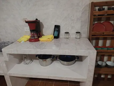 Utensilios para hacer té y café en Estancia kv