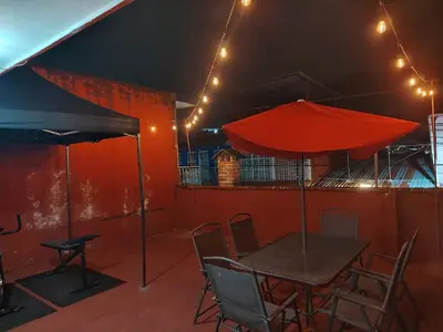 Un restaurante o sitio para comer en Estancia kv