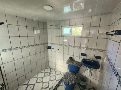 Un baño de Suite 2 blocks from Estadio Banorte