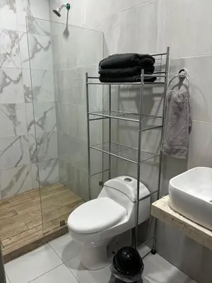 Un baño de Apartamento con acceso directo al río