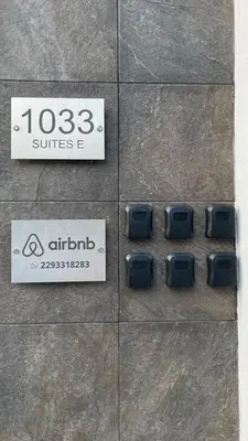 Certificado, premio, señal o documento que está expuesto en Nice centrally-located suite! #01
