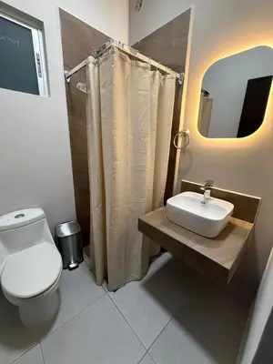 Un baño de Modern and New Suite #03