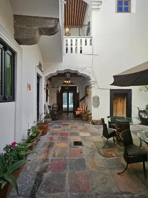 Un patio o zona al aire libre en Hotel Real Casa Gloria