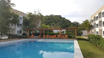 Piscina en o cerca de 9 Bahias Condos con club de playa