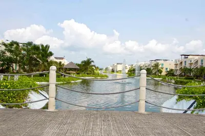 Vista de un río cerca de este apartamento