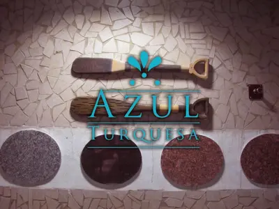 Certificado, premio, señal o documento que está expuesto en Azul Turquesa