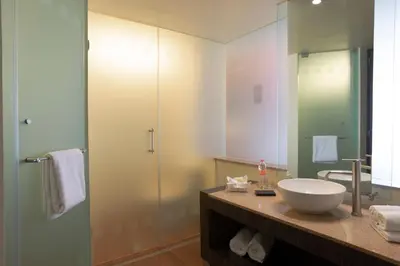 Un baño de Holiday Inn Mexico City-Plaza Universidad by IHG