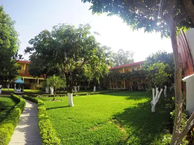 Jardín al aire libre en Hotel Kazmay