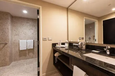 Un baño de Krystal Urban Aeropuerto Ciudad de Mexico
