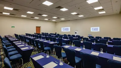 Zona business o sala de conferencias en Holiday Inn Express Puebla by IHG