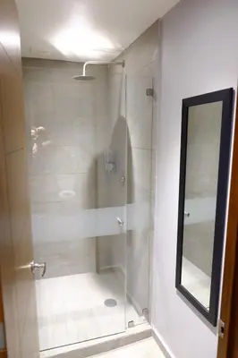 Un baño de Izzzleep Aeropuerto Terminal 1