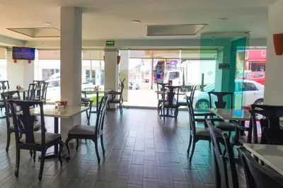 Un restaurante o sitio para comer en Days Inn by Wyndham Minatitlan