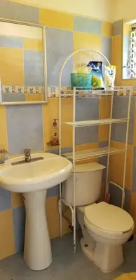 Un baño de Casa cerca de las Estacas