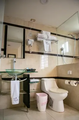 Un baño de MESÓN DE LA RIVERA