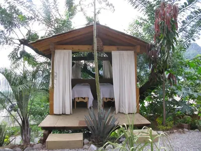 Jardín al aire libre en Cabañas el Nido de la Huilota
