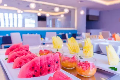 Comida en o cerca de este hotel
