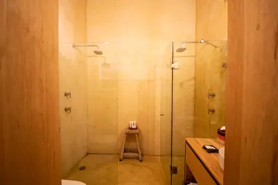 Un baño de Hotel Los Amantes