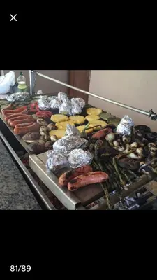 Comida en o cerca de este apartamento