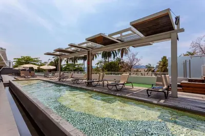 Piscina en o cerca de Ramada by Wyndham Acapulco Hotel & Suites