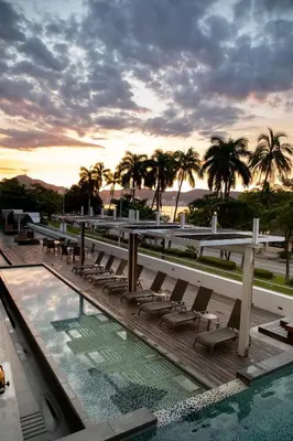 Piscina en o cerca de Ramada by Wyndham Acapulco Hotel & Suites