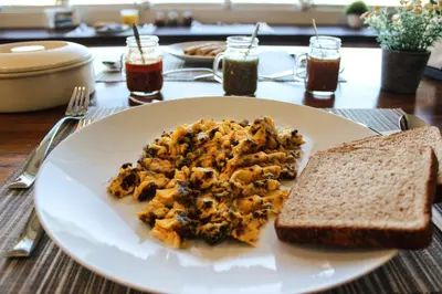 Comida en o cerca de este hostal o pensión
