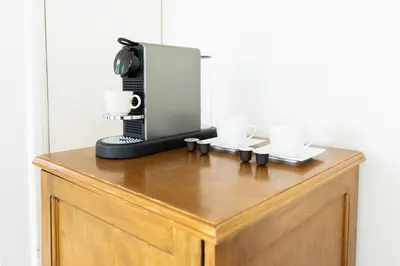 Utensilios para hacer té y café en Ébano by PB