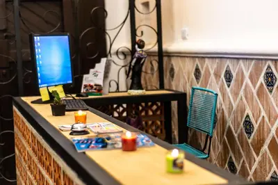 Una televisión o centro de entretenimiento en Gente de Más Bnb