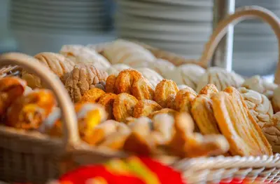 Comida en o cerca de este hotel
