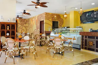 Zona de estar de Ramada Plaza by Wyndham Veracruz Boca del Rio