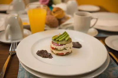 Comida en o cerca de este hotel