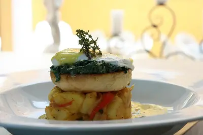 Comida en o cerca de este hotel
