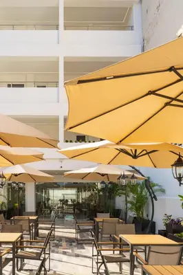 Un restaurante o sitio para comer en Hawaii Hotel Veracruz