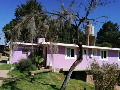 Edificio en el que se encuentra el hostal o pensión
