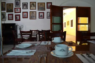 Un restaurante o sitio para comer en Hotel Casa Franco