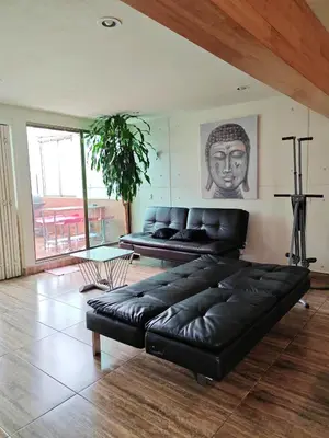 Zona de estar de Lujoso y amplio Loft con alberca climatizada y amplia cama para alberca, Cuernavaca somos los únicos en ofrecerte 2 jacuzzis premium con agua caliente y sistema de hidromasaje tipo spa, terraza panorámica con asador de carbon y mas amenidades!
