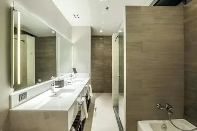 Un baño de Four Points by Sheraton Puebla