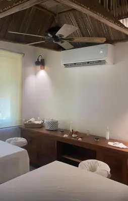 Cama o camas de una habitación en Hotel Descalzo SPA
