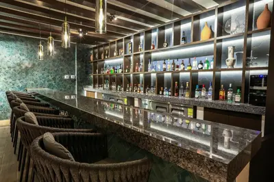 El salón o zona de bar de Camino Real Veracruz